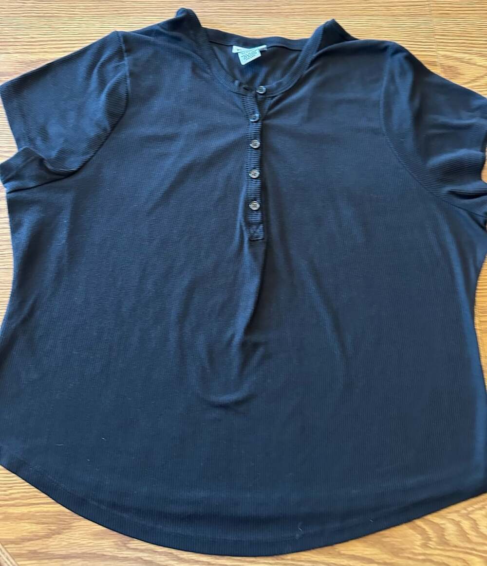 Rue+ Ribbed Henley Top Size 2X Black Short Sleeve Button Front